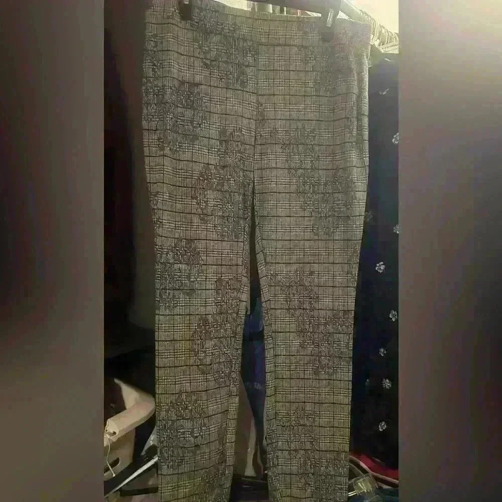 ECI New York Women's Jacquard Plaid Pants